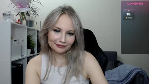 Snapshot of sunny_bunny6 chatting on 03-12-25, 09:02 Naomi online show from 03-12-25, 09:02