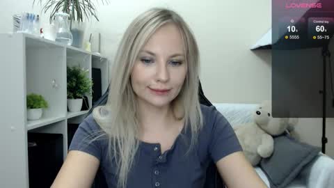 Naomi online show from 10-16-25, 01:39