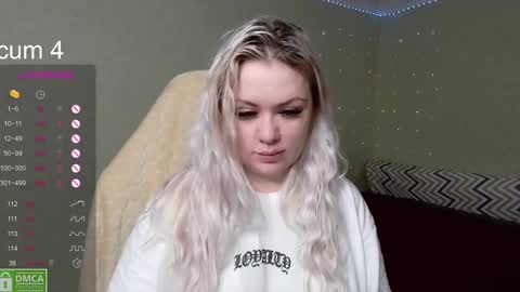 Snapshot of sunny_mood chatting on 12-15-24, 08:30 sunny mood online show from 12-15-24, 08:30
