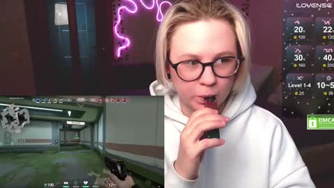 Snapshot of sunny_mood chatting on 01-15-25, 10:06 sunny mood online show from 01-15-25, 10:06