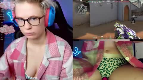 Snapshot of sunny_mood chatting on 11-22-25, 07:51 sunny mood online show from 11-22-25, 07:51