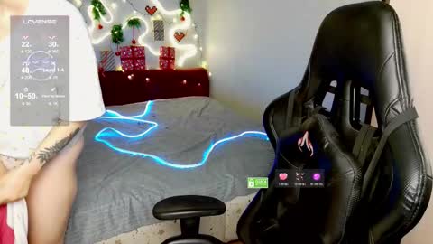 Snapshot of sunny_mood chatting on 12-15-25, 09:46 sunny mood online show from 12-15-25, 09:46