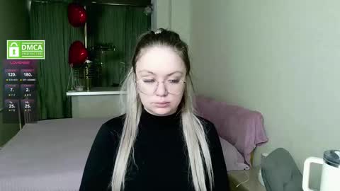 Snapshot of sunny_mood chatting on 02-19-26, 06:31 sunny mood online show from 02-19-26, 06:31