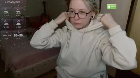 Snapshot of sunny_mood chatting on 03-19-26, 06:50 sunny mood online show from 03-19-26, 06:50