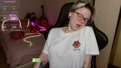 Snapshot of sunny_mood chatting on 03-28-26, 05:51 sunny mood online show from 03-28-26, 05:51