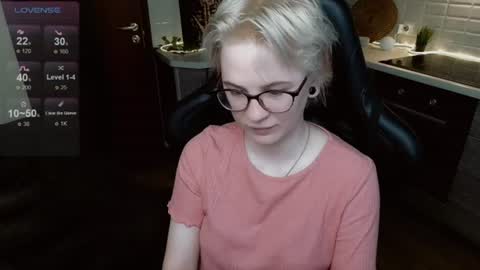 Snapshot of sunny_mood chatting on 06-12-26, 08:13 sunny mood online show from 06-12-26, 08:13