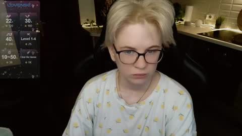 Snapshot of sunny_mood chatting on 06-13-26, 05:49 sunny mood online show from 06-13-26, 05:49