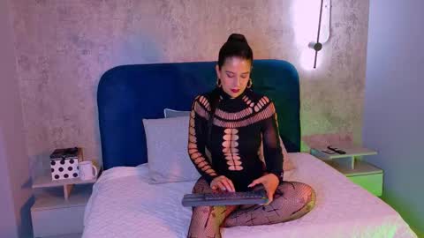 Snapshot of sunny_river chatting on 02-18-26, 01:51 Sunny River online show from 02-18-26, 01:51
