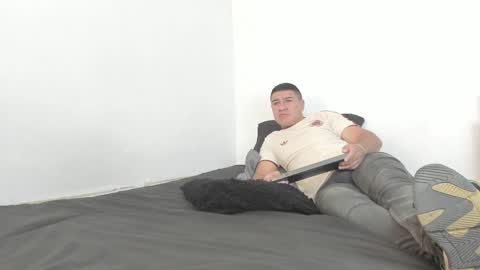 Snapshot of sunnyandevan chatting on 01-29-25, 06:18 Christian Vanessa online show from 01-29-25, 06:18