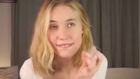 Snapshot of sunnybish chatting on 10-04-25, 10:41 Keeley online show from 10-04-25, 10:41