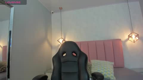  S U N N Y online show from 11-10-25, 12:37