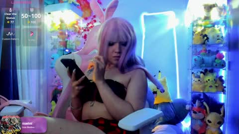 Snapshot of sunofureku_melody chatting on 12-11-24, 04:07 RAVENCLAU GIRL online show from 12-11-24, 04:07