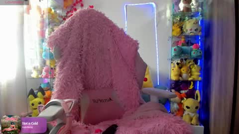 Snapshot of sunofureku_melody chatting on 02-12-25, 08:40 RAVENCLAU GIRL online show from 02-12-25, 08:40