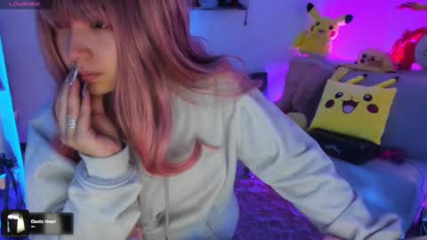 Snapshot of sunofureku_melody chatting on 09-20-25, 12:06 RAVENCLAU GIRL online show from 09-20-25, 12:06