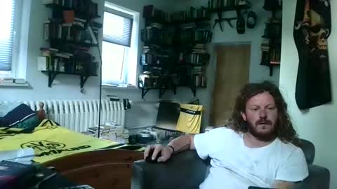 Snapshot of sunr1sa chatting on 09-20-25, 05:52 sunr1sa online show from 09-20-25, 05:52