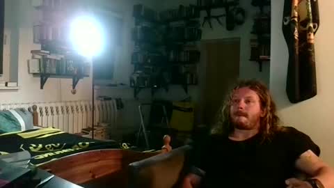 Snapshot of sunr1sa chatting on 09-23-25, 04:15 sunr1sa online show from 09-23-25, 04:15