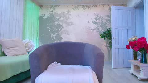 Eva  online show from 06-15-26, 04:04