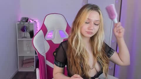 Snapshot of sunshine_angela chatting on 10-16-25, 02:29 ANGELA online show from 10-16-25, 02:29