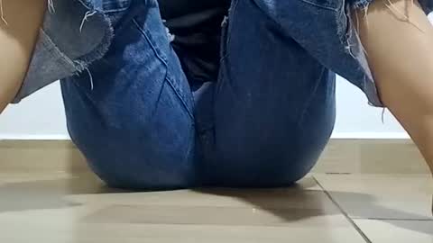 Annie online show from 12-13-25, 09:09