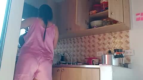 Snapshot of sunshine_days chatting on 02-10-26, 04:11 Annie online show from 02-10-26, 04:11