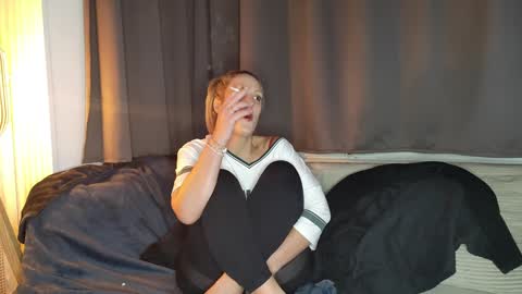 Ava online show from 01-10-25, 11:39