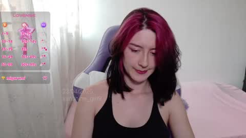 Snapshot of sunshine_girl9 chatting on 04-23-26, 08:44 sunshine_girl9 online show from 04-23-26, 08:44