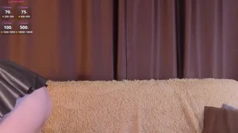 Snapshot of sunshinegirlx chatting on 11-10-25, 03:27 Alice online show from 11-10-25, 03:27