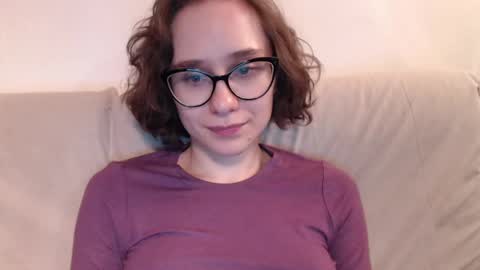 Snapshot of sunshinehella chatting on 04-15-26, 07:58 Hella online show from 04-15-26, 07:58