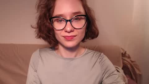 Snapshot of sunshinehella chatting on 04-16-26, 07:03 Hella online show from 04-16-26, 07:03