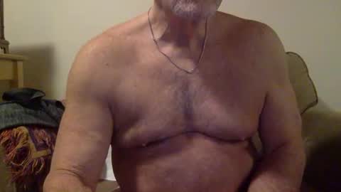 Snapshot of suntrdr077 chatting on 01-14-26, 02:06 suntrdr077 online show from 01-14-26, 02:06