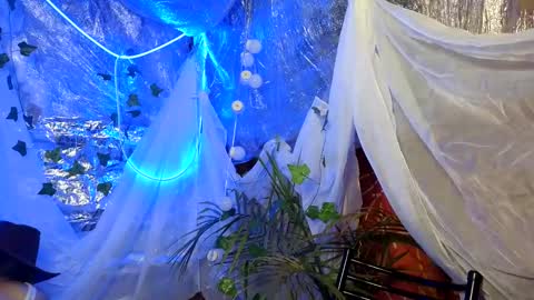 Snapshot of super_jony chatting on 10-16-25, 02:51 super jony and Marta GMT 1300-1800 every day online show from 10-16-25, 02:51