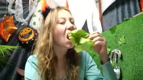 Snapshot of super_jony chatting on 10-31-25, 11:28 super jony and Marta GMT 1300-1800 every day online show from 10-31-25, 11:28