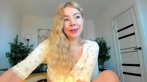 Jenn online show from 04-11-26, 03:11