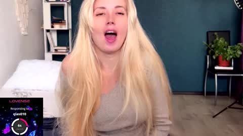 Snapshot of super_peach_stream chatting on 11-09-25, 11:52 ANNApvt open full info in bio online show from 11-09-25, 11:52