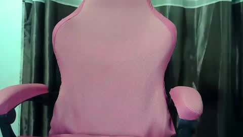 Snapshot of superb_ass25 chatting on 12-07-24, 08:38 KIMZY online show from 12-07-24, 08:38