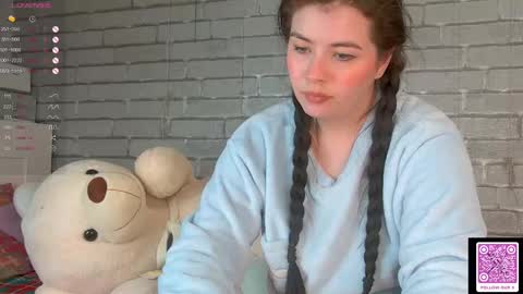 Snapshot of superbdolls chatting on 02-20-25, 03:41 Milana Scarlett online show from 02-20-25, 03:41