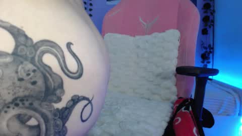 Snapshot of superbdolls chatting on 02-22-25, 05:23 Milana Scarlett online show from 02-22-25, 05:23