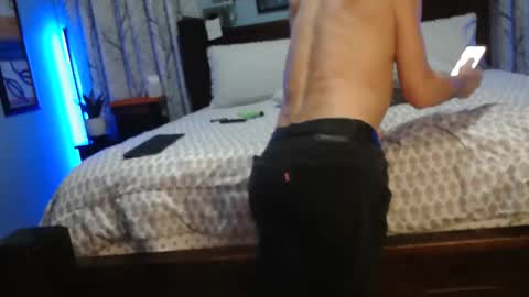 Snapshot of superbronnon chatting on 01-12-25, 08:14 Superbronnon online show from 01-12-25, 08:14