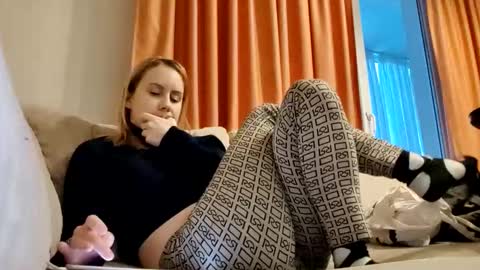 Annie online show from 01-18-25, 12:04