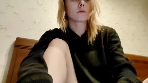 Annie online show from 01-27-25, 01:52