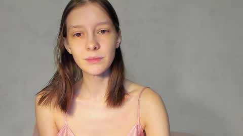 Snapshot of superior_cat chatting on 06-18-26, 11:09 Una online show from 06-18-26, 11:09