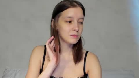 Snapshot of superior_cat chatting on 07-14-26, 02:05 Una online show from 07-14-26, 02:05