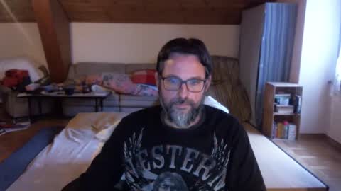 Snapshot of supersquirrel81 chatting on 10-05-25, 06:23 supersquirrel81 online show from 10-05-25, 06:23