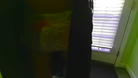 Snapshot of supwitchoo chatting on 01-20-25, 09:43 Supwitchoo online show from 01-20-25, 09:43