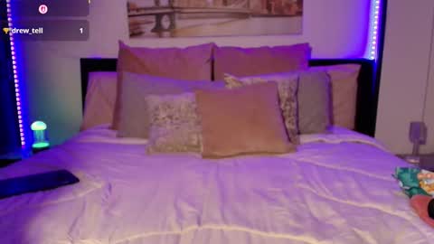 surella32 online show from 02-06-26, 03:44