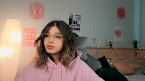 Sara online show from 05-04-26, 01:07