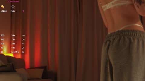 Suri online show from 02-15-26, 03:53