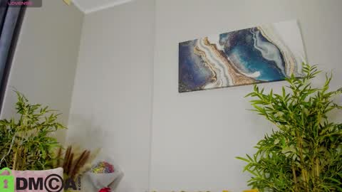 Annie online show from 11-30-25, 01:09