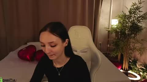 Annie online show from 05-13-26, 01:36