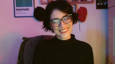 susana_w online show from 10-13-25, 10:32